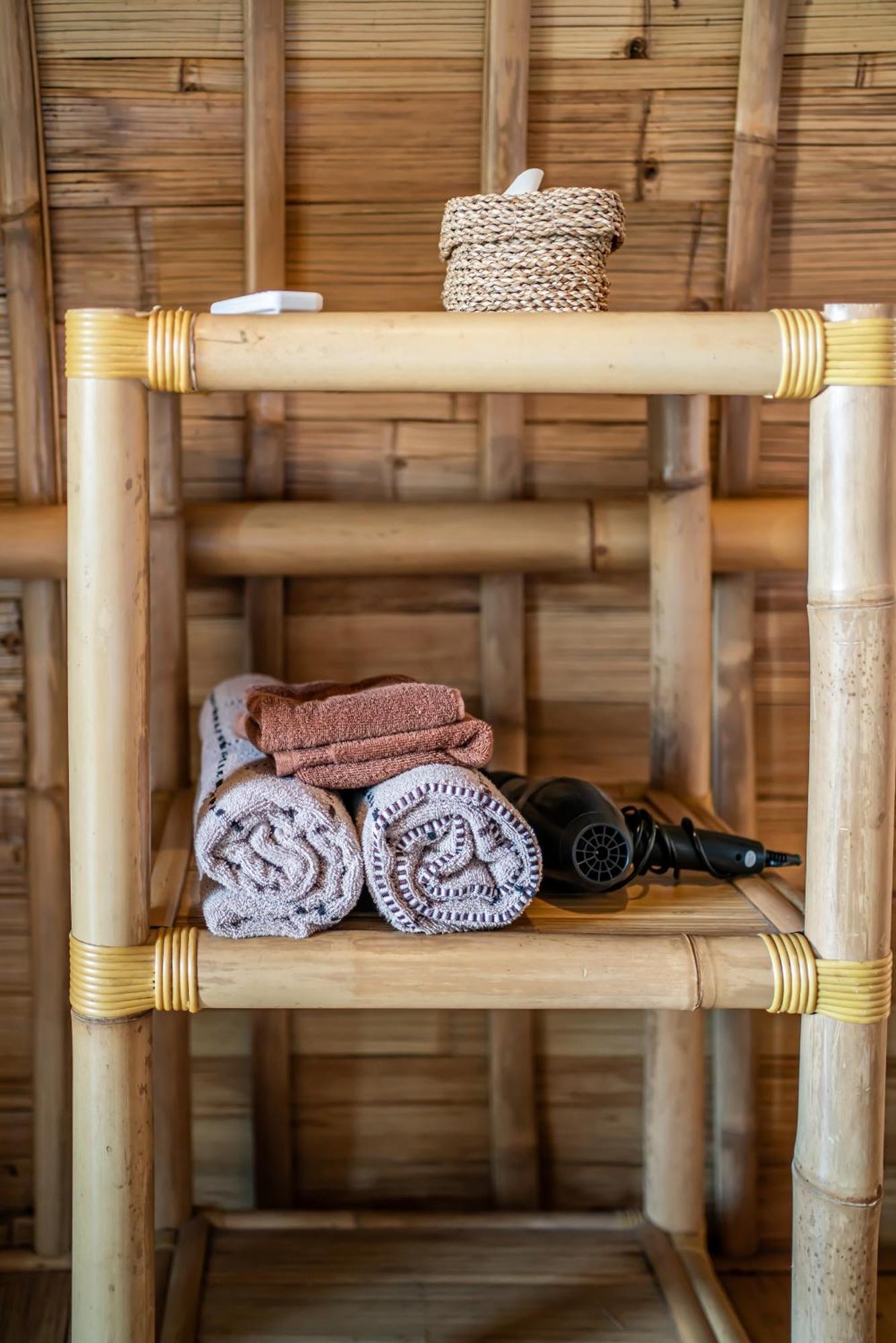 Baturaja  Tegal Bamboo Cottages & Private Hot Spring מראה חיצוני תמונה